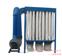旋风水膜除尘器是旋风洗涤除尘器的一种。由除尘器筒体上部的喷嘴沿切线方向将水雾喷向器壁，使壁上形成一层薄的流动水膜